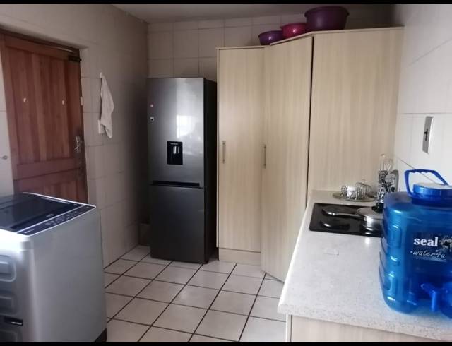 3 bed property to rent in BEACONHURST